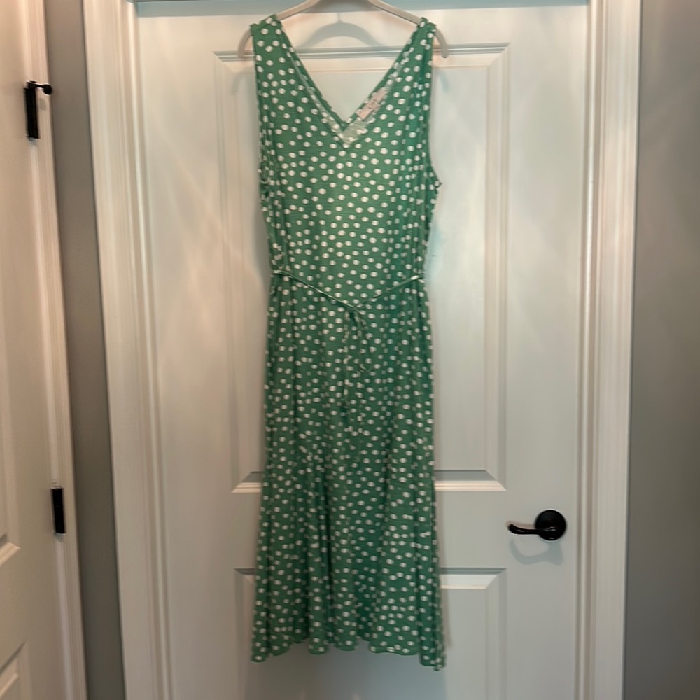 VNeck, Sleeveless, Green Dotted Dress